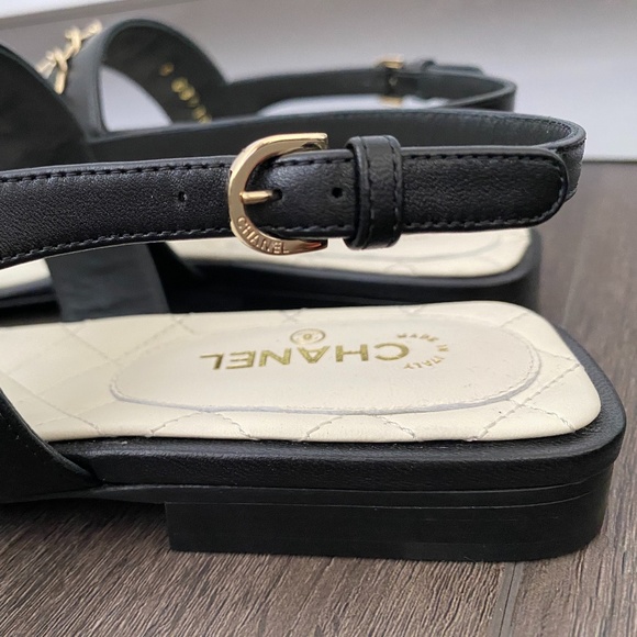 2023 CHANEL CC LOGO BLACK THONG LEATHER FLAT SHOES SANDALS 40 - Picture 14 of 16